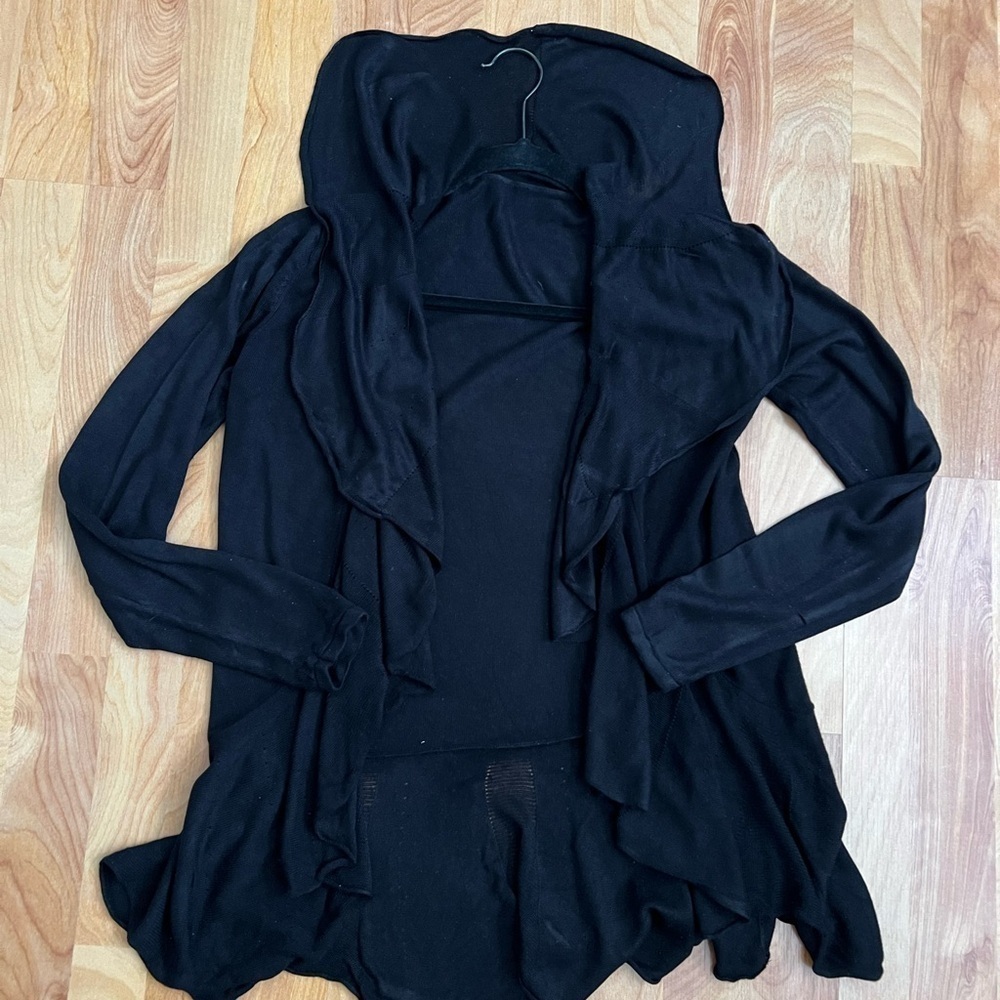 VGUC 100% Viscose open front cardigan. Ruffle details. Long sleeves. Black sz XS